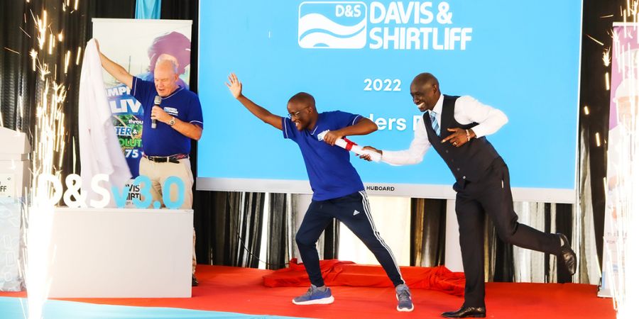 David Gatende handing over baton to George Mbigua as D&S turns 76
